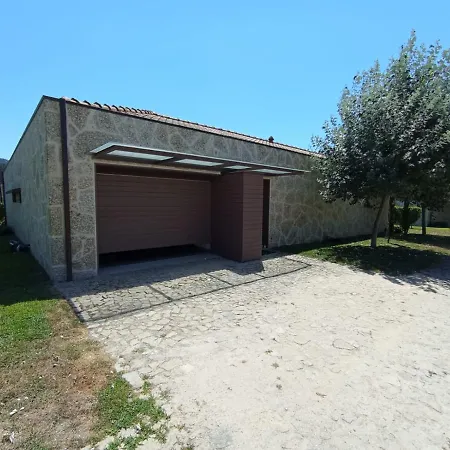 Quinta Da Corredoura, Rural Γκιμαράες