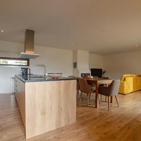 Quinta Da Corredoura, Rural * Γκιμαράες